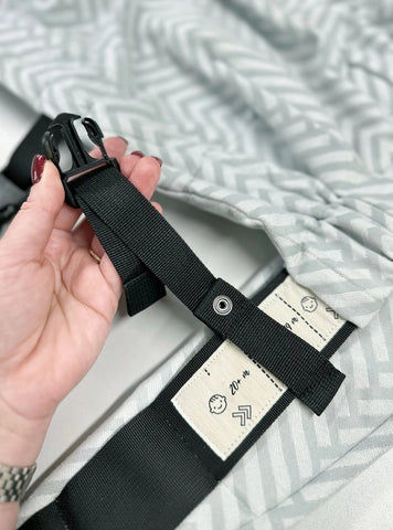 Broches al cinturón para mochilas Little Frog