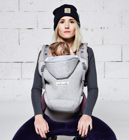 Mochila HoodieCarrier Gris Atlético marca Love Radius(antes Je Porte Mon Bebe)